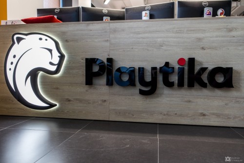 Интерьерная вывеска для «Playtika»
