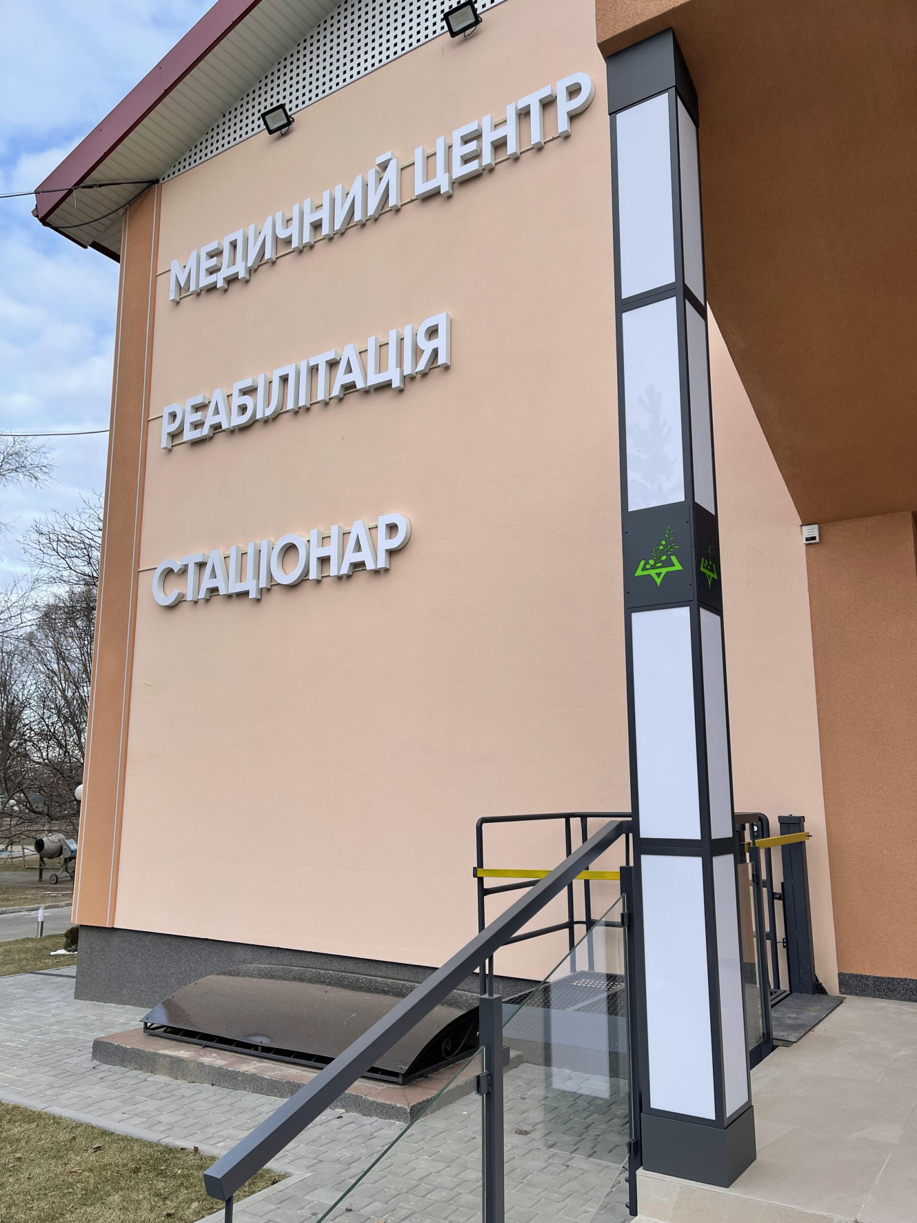 Стелы и пилоны - 4